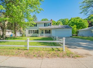 1623 Robbins Rd, Grand Haven, MI 49417