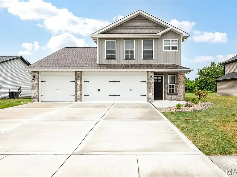 3605 Justine Dr — Photo 1