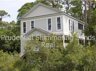 1484 Bayberry Ln, Eastpoint, FL 32328