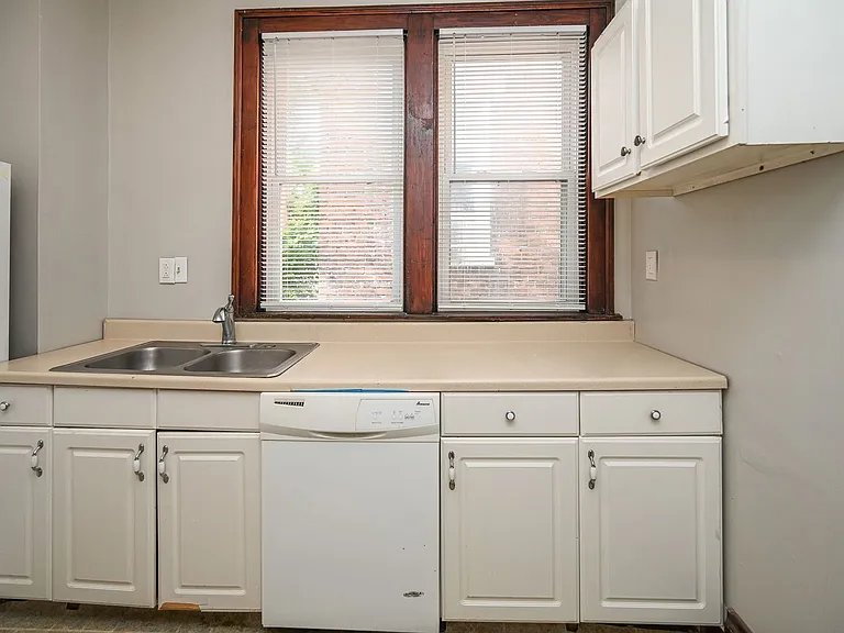 2125 W Clifton Ave #B — Photo 11