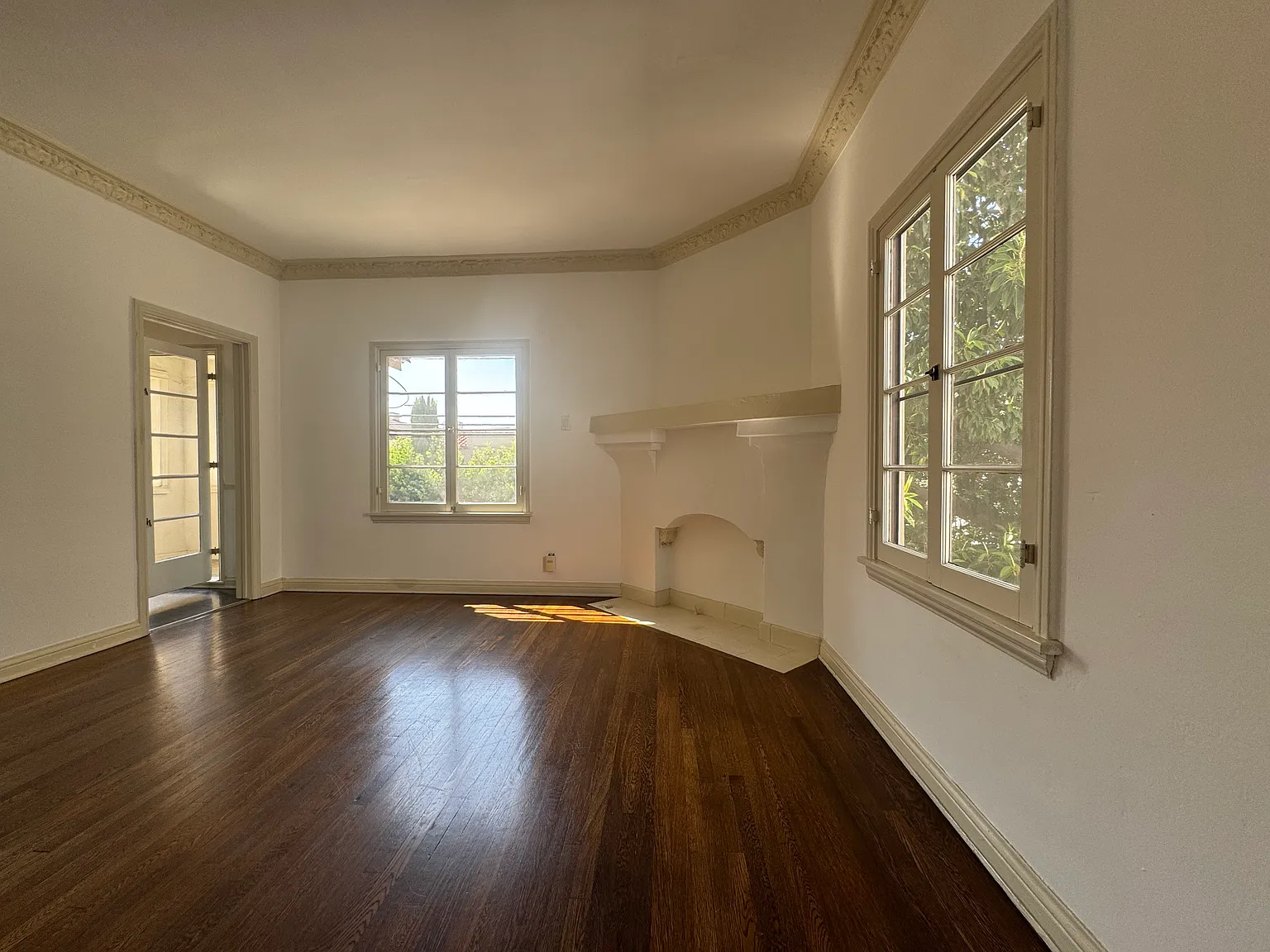 1 bed, 700 sqft, $2,600 — Photo 2