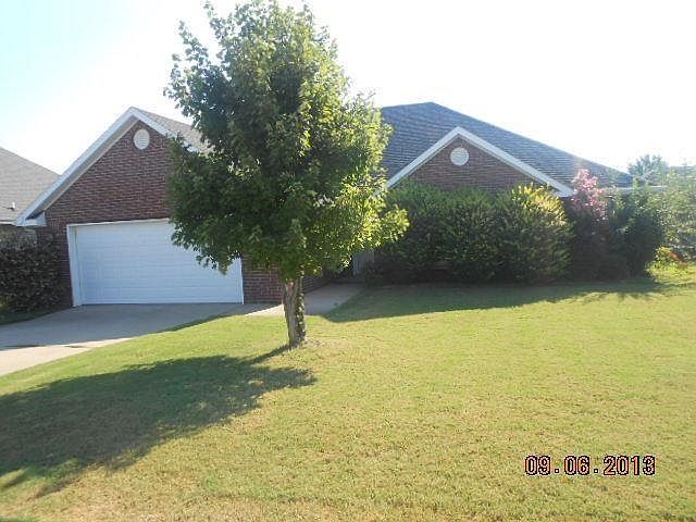 1st image of 703 Glasgow Ln