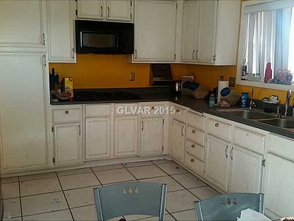 3rd image of 1824 Golden Sky Dr