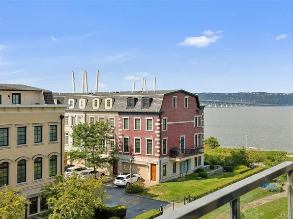 16 Rivers Edge Drive #408, Tarrytown, NY 10591