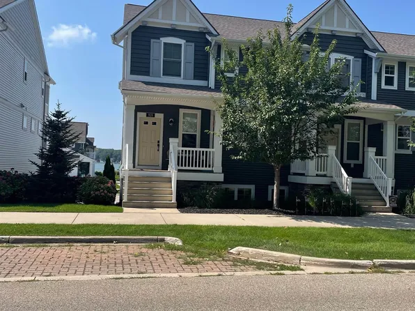 928 S Lake St, Whitehall, MI 49461