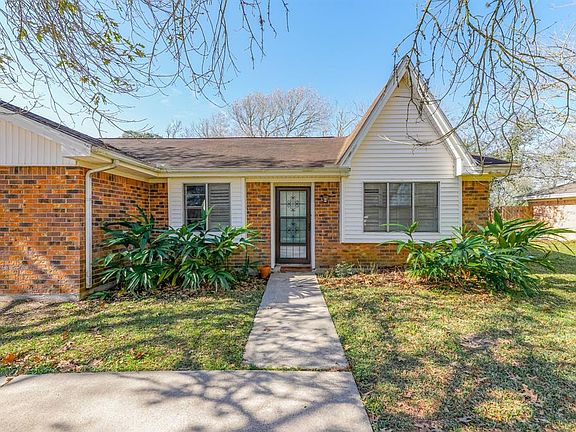 3rd image of 4315 Pine Shadow St