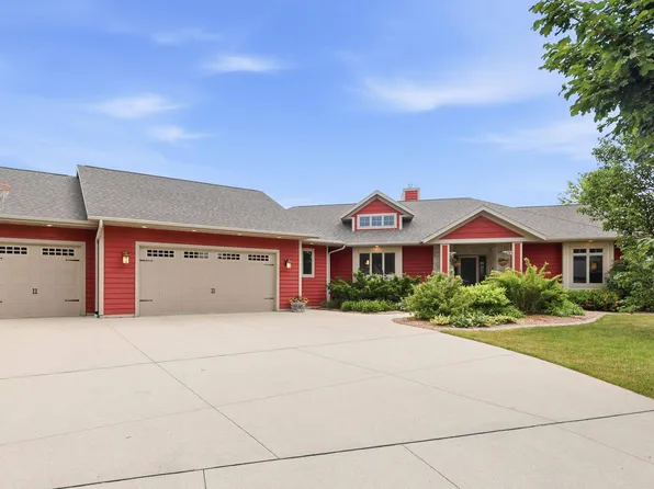 1518 Calumet Dr, New Holstein, WI 53061