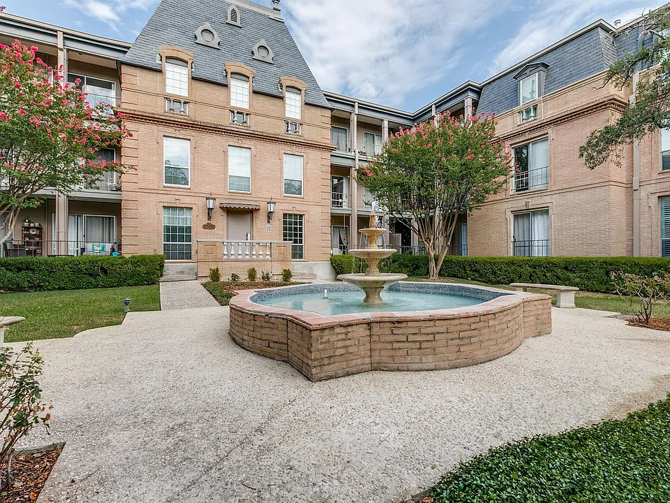 7709 Broadway #113