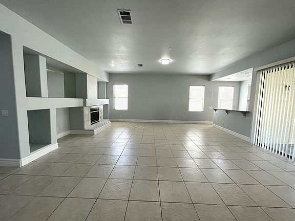 2nd image of 70 Castle Creek Ct