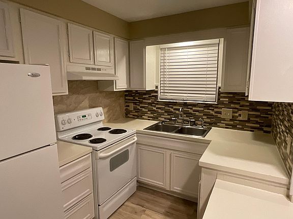 2nd image of 352 Meadowbrook Ave Unit 2