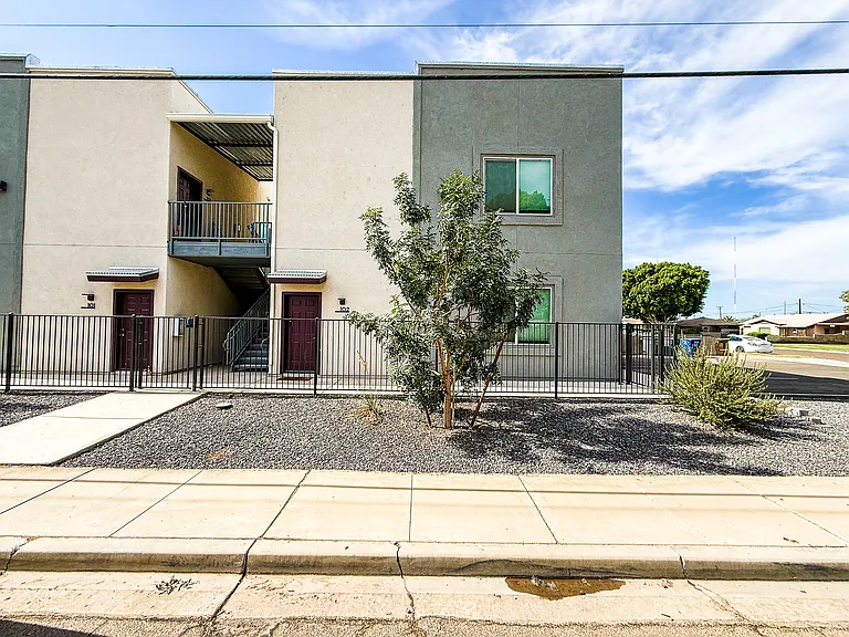 195 N 17th Ave #102 — Photo 3