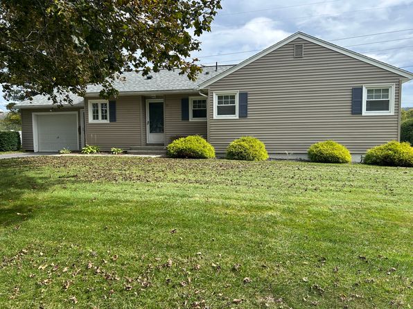 43 Joan Dr, Pittsfield, MA 01201 – 3-bedroom rental in Pittsfield