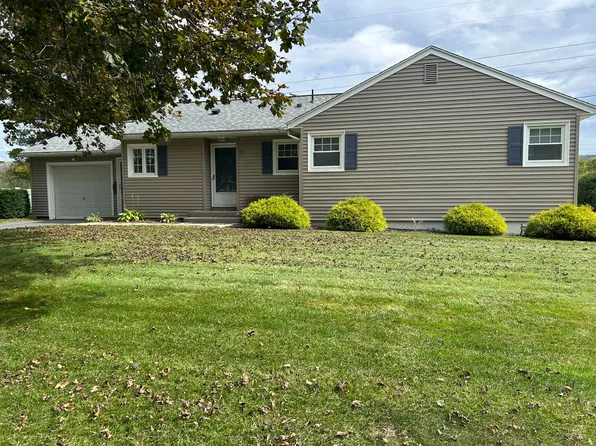 43 Joan Dr, Pittsfield, MA 01201