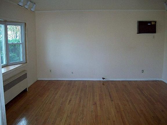 5th image of 8 W 23rd St