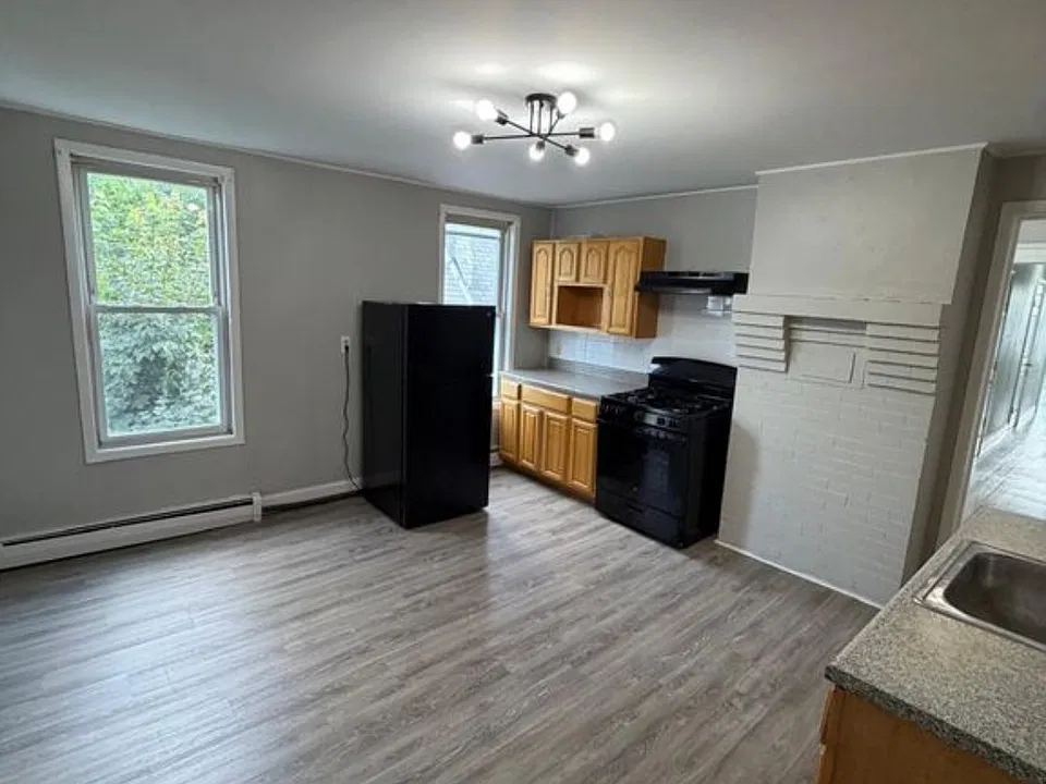 647 Montgomery St #G2