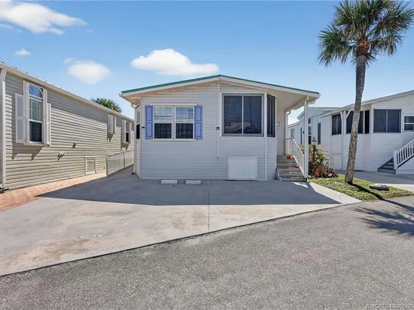 2115 Nettles Blvd, Jensen Beach, FL 34957