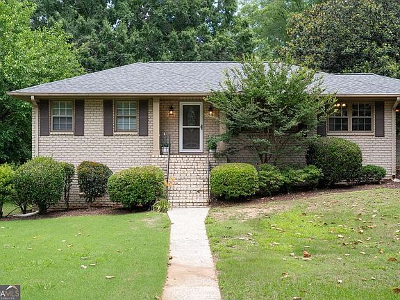 3rd image of 455 Freyer Dr NE