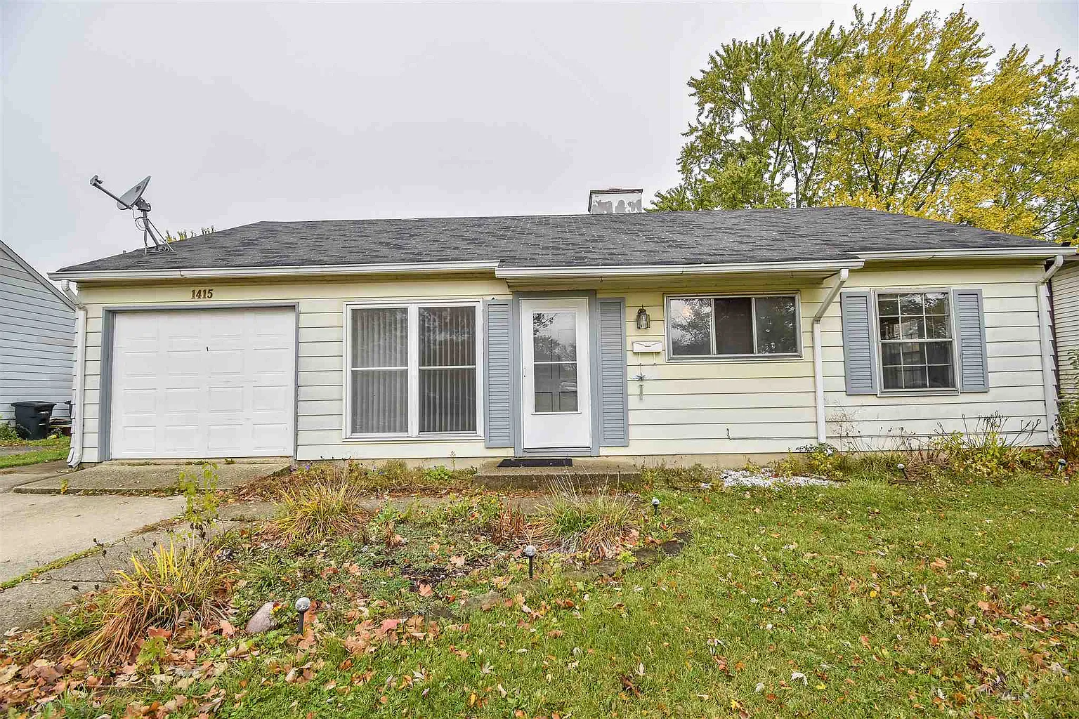 1415 Sycamore Dr photo 1