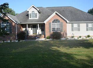 208 Autumn Ridge Rd, Glasgow, KY 42141