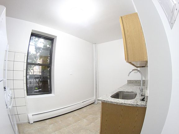 3rd image of 1735 Davidson Ave #3B-3