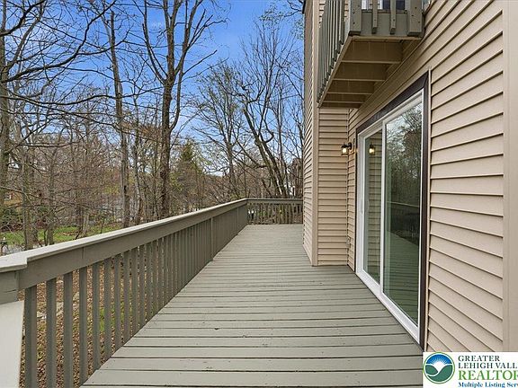 4th image of 2231 Overlook Dr