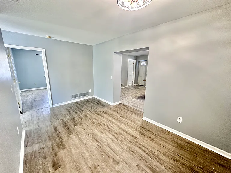 1751 Clara St — Photo 31