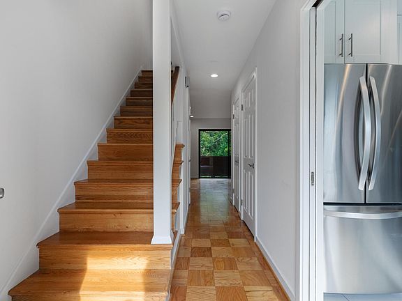 4th image of 3713A Madison Ln