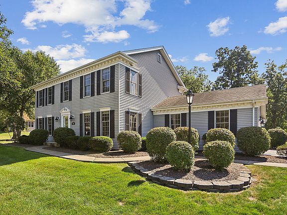 2nd image of 580 Moray Ter