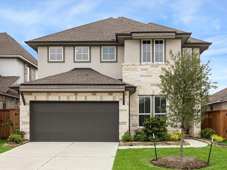 2418 Russet Forest Dr — Photo 1