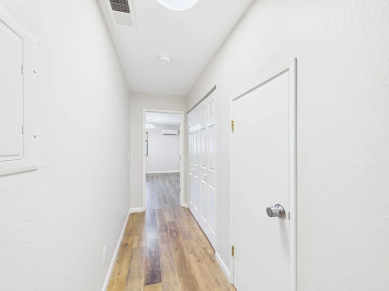 317 Cottonwood Ct — Photo 5