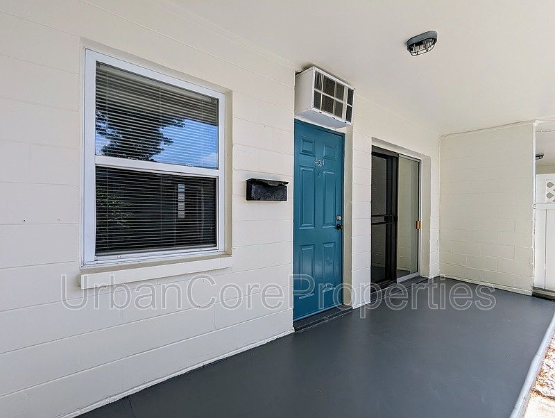 1st image of 421 18th Ave N #421