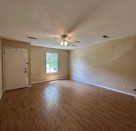 2nd image of 272 Executive Ave APT A