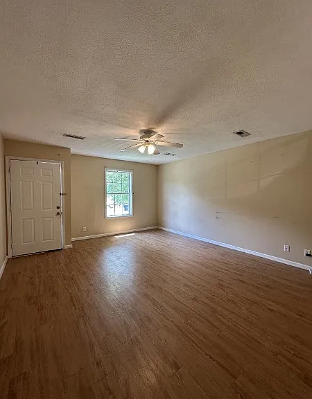 272 Executive Ave #A — Photo 2