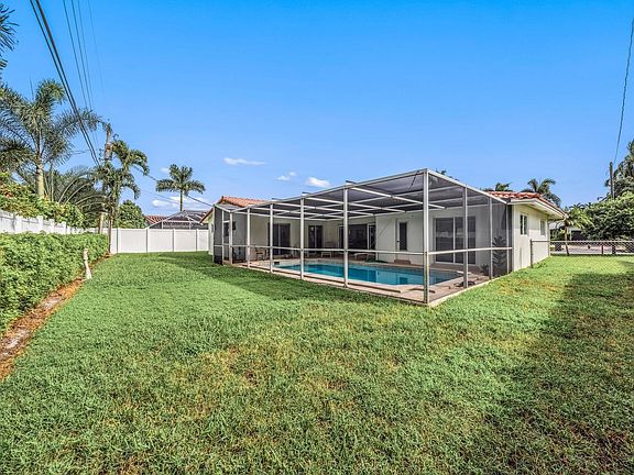 4th image of 4731 NE 29th Avenue