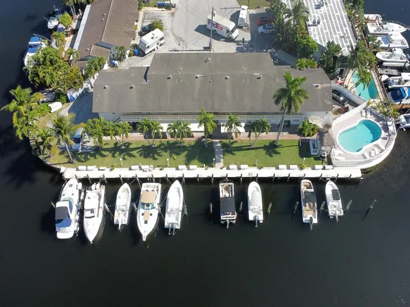 1780 SE 4th St, Pompano Beach, FL 33060