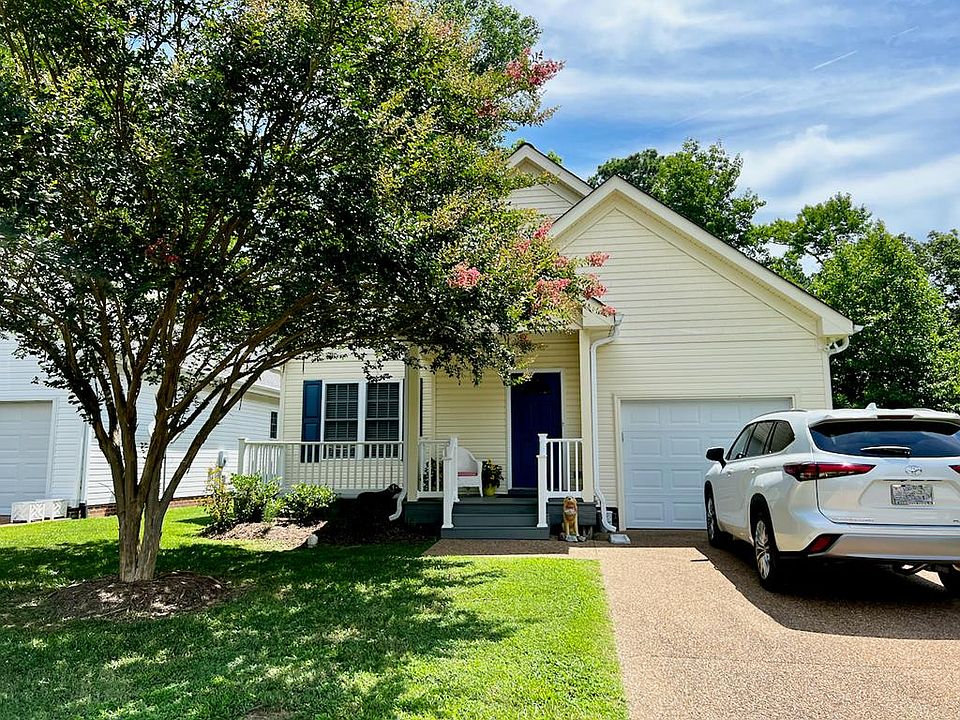 1st image of 303 Baywalk Dr
