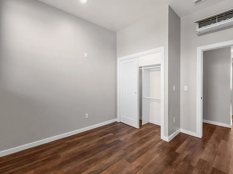 131 S Sherman St — Photo 42