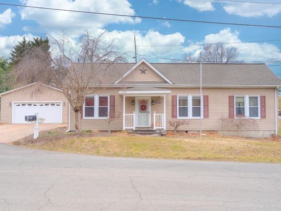 504 Valley St Pulaski Va 24301 Zillow