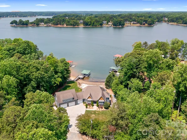 136 Bridlewood Dr, Mooresville, NC 28117