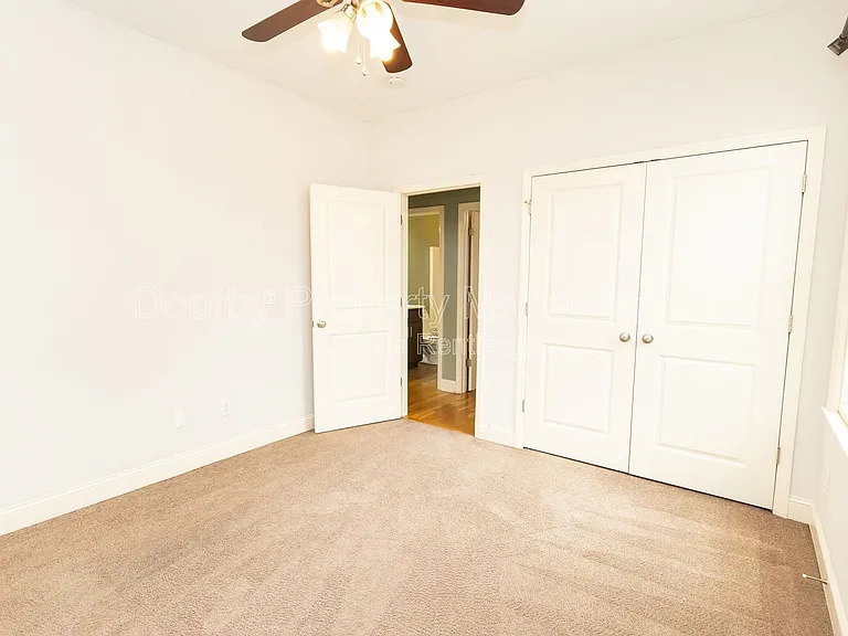 226 N Hickory St — Photo 19