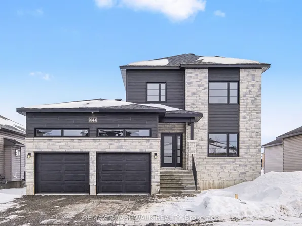 444 Aurora St, Russell, ON K4R 0L1