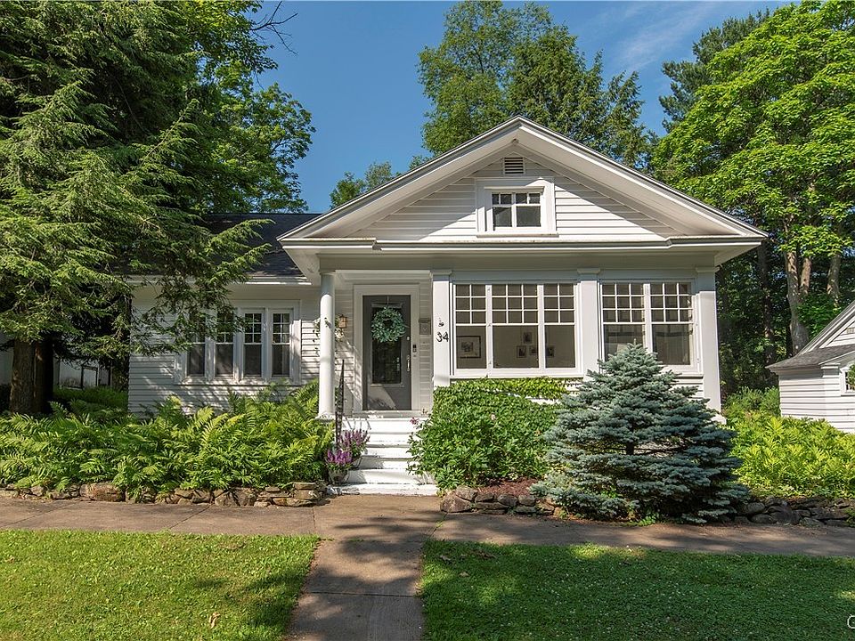 1st image of 34 Beverly Pl