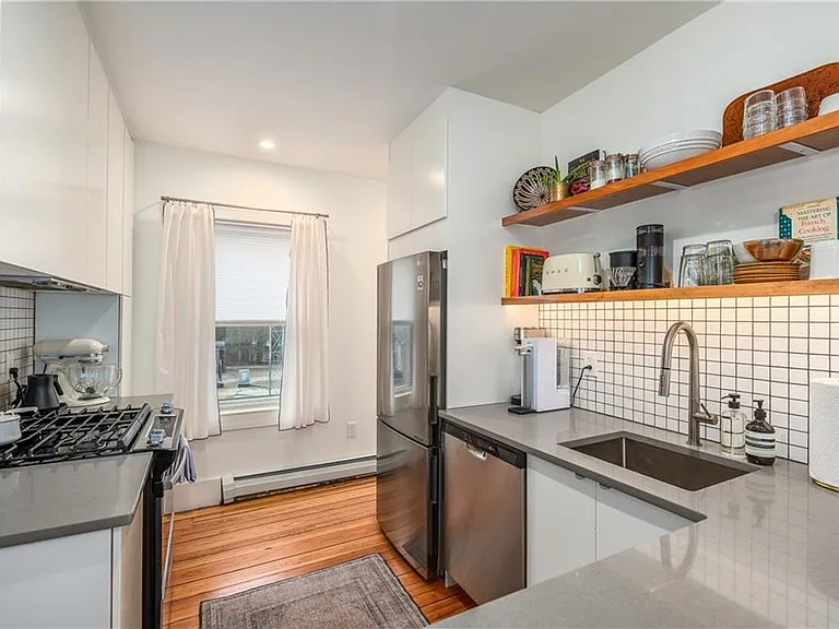 35 Wood St #1 — Photo 12
