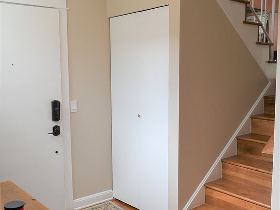 2nd image of 7 Lake Bellevue Dr APT 202