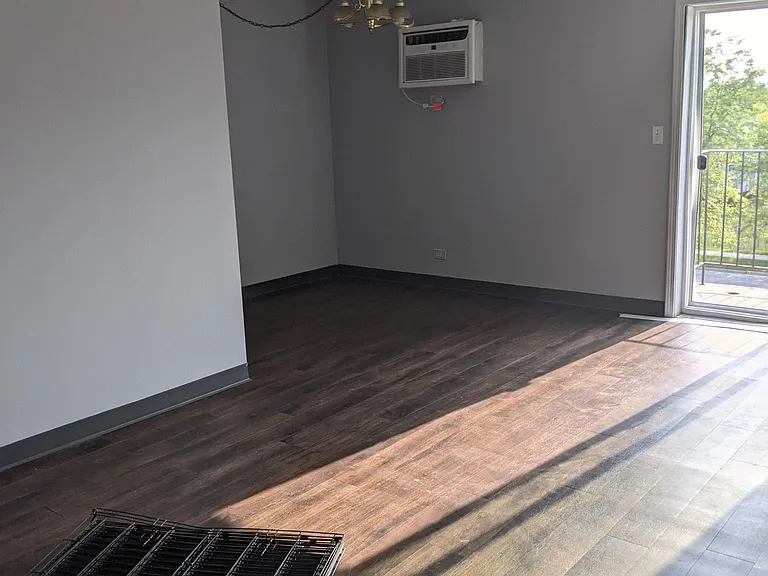 659 N Swift Rd #202 — Photo 3