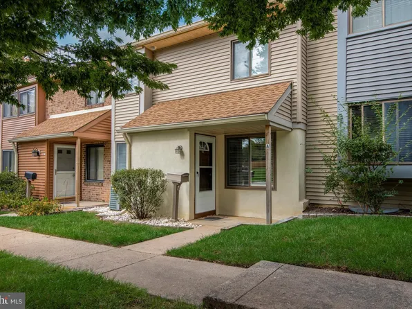 22 Fitzwatertown Rd Unit A8, Willow Grove, PA 19090