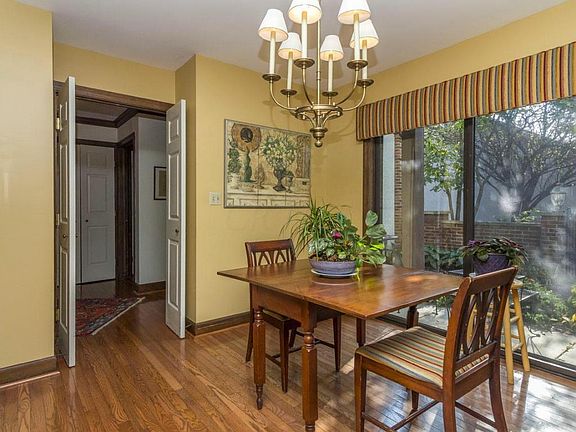 4th image of 5676 Notre Dame Pl