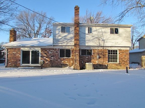 3rd image of 21115 Potomac Dr