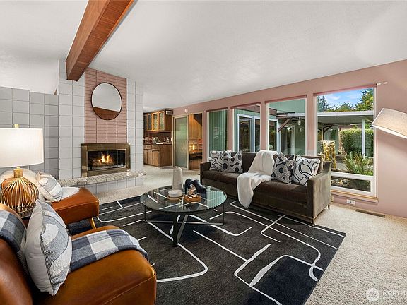 3rd image of 5412 Melody Drive SE