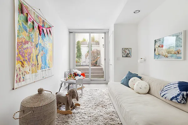 Sold by Compass | media 6